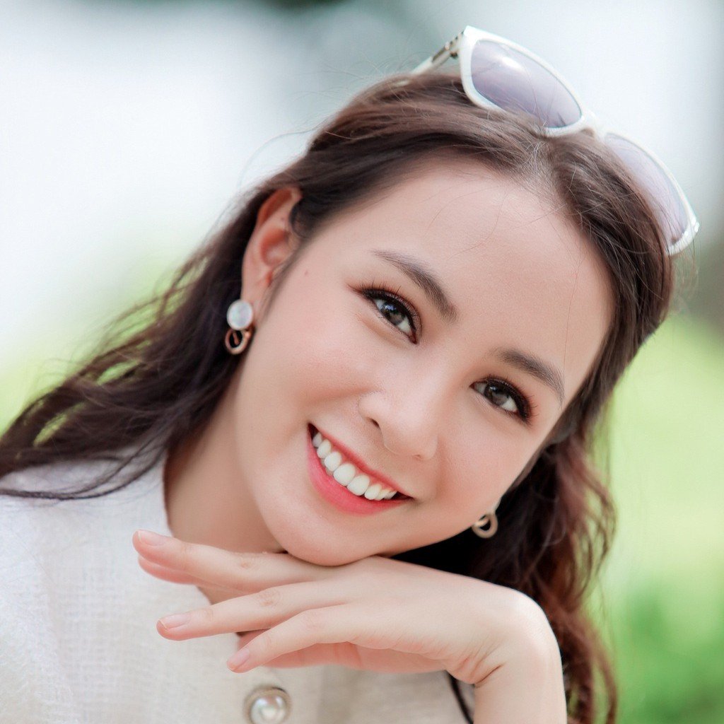 Ms. Hồng